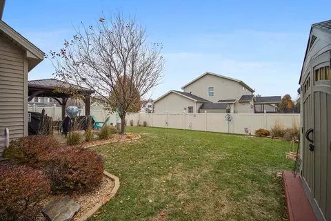 Exterior - 905 Dresser Dr, Normal, IL 61761 photo 7 of 9