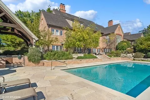 65 Round Barn Rd, Barrington Hills, IL 60010