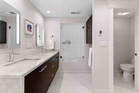 Bath - Undisclosed, Chicago, IL 60657 photo 3 of 3