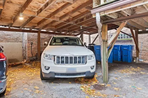 Exterior - Undisclosed, Chicago, IL 60657 photo 3 of 3