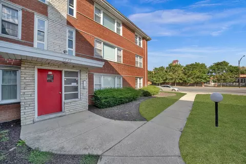 7932 S Pulaski Rd #301E, Chicago, IL 60652