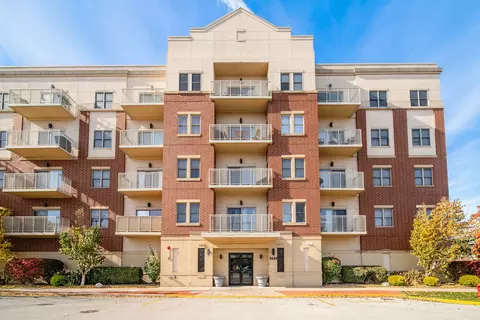 9440 S 51st Ave #417, Oak Lawn, IL 60453