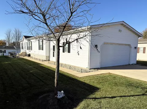 2073 Sunset Ln, Belvidere, IL 61008