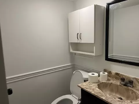 Bath - 1815 Brighton Cir, Aurora, IL 60506 photo 2 of 2