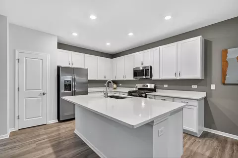Kitchen - 1001 Draper Rd, Mchenry, IL 60050 photo 1 of 4
