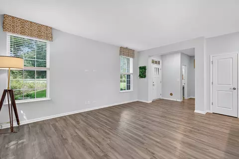 Living - 1001 Draper Rd, Mchenry, IL 60050 photo 2 of 2