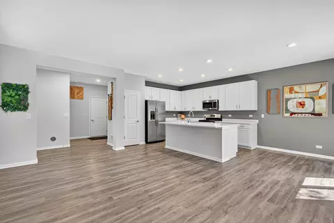 Entry Way - 1001 Draper Rd, Mchenry, IL 60050 photo 1 of 2