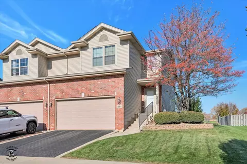 1110 E Treeline Dr, Lockport, IL 60441 photo 2