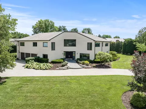 1912 Midwest Club Pkwy, Oak Brook, IL 60523