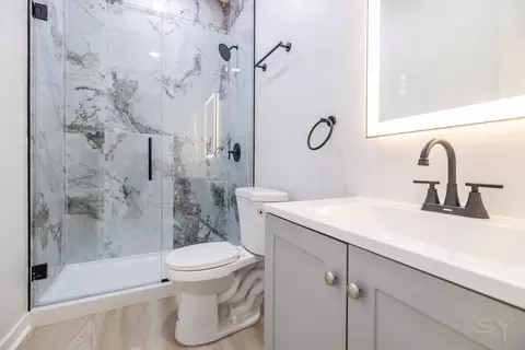 1056 N Central Park Ave, Chicago, IL 60651 photo 44
