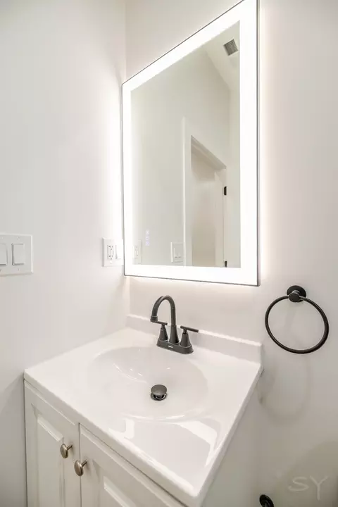 1056 N Central Park Ave, Chicago, IL 60651 photo 35