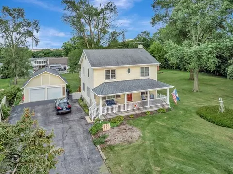 4 S069 Barclay Rd, Naperville, IL 60563