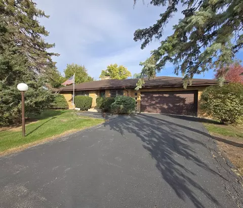 7 N081 Hill St, Roselle, IL 60172