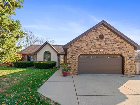 304 Sanders Ct, Yorkville, IL 60560