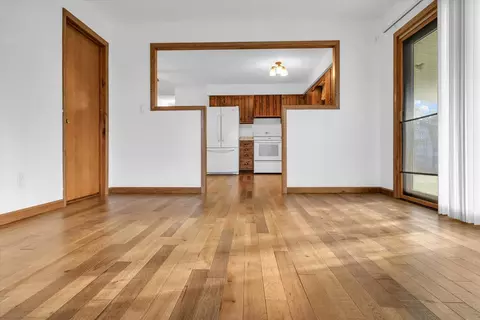 Living - 849 N Piatt St, Bement, IL 61813 photo 5 of 6