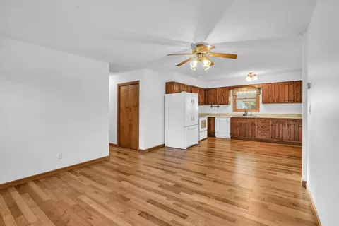 Living - 849 N Piatt St, Bement, IL 61813 photo 3 of 6
