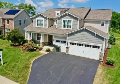 3907 Nannyberry St, Naperville, IL 60564