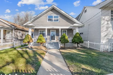 446 Seminary Ave, Aurora, IL 60505