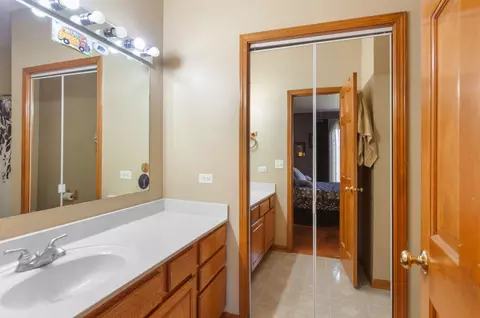 Bath - Undisclosed, Elburn, IL 60119 photo 1 of 4