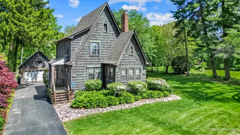 335 Arlington Rd, Itasca, IL 60143