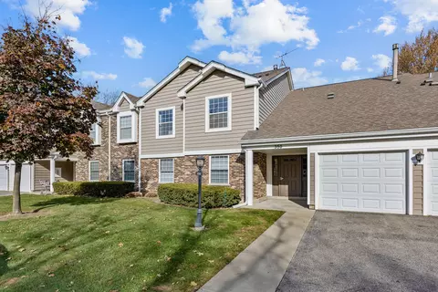 350 Newgate Ct #V2, Schaumburg, IL 60193