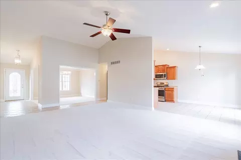 1612 Myra Ln, Bloomington, IL 61704 photo 9