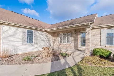 1612 Myra Ln, Bloomington, IL 61704 photo 4