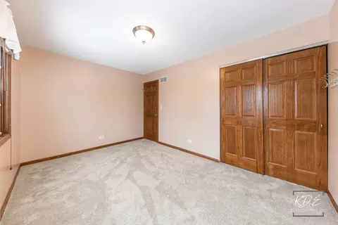 Bedroom - 515 Cimarron Dr W, Aurora, IL 60504 photo 10 of 12