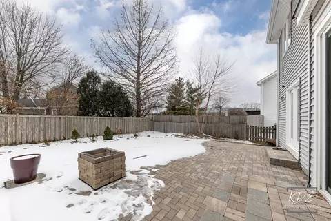 Exterior - 515 Cimarron Dr W, Aurora, IL 60504 photo 8 of 8