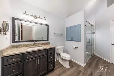 Bath - 515 Cimarron Dr W, Aurora, IL 60504 photo 3 of 5