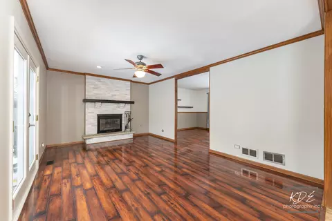 Living - 515 Cimarron Dr W, Aurora, IL 60504 photo 7 of 9