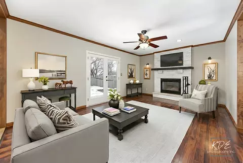 Living - 515 Cimarron Dr W, Aurora, IL 60504 photo 5 of 9