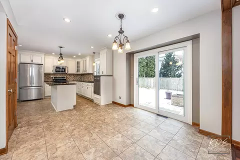 Kitchen - 515 Cimarron Dr W, Aurora, IL 60504 photo 1 of 6