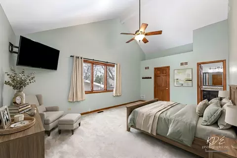 Bedroom - 515 Cimarron Dr W, Aurora, IL 60504 photo 1 of 12