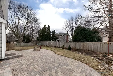 Exterior - 515 Cimarron Dr W, Aurora, IL 60504 photo 7 of 8