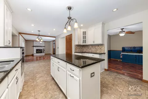 Kitchen - 515 Cimarron Dr W, Aurora, IL 60504 photo 6 of 6