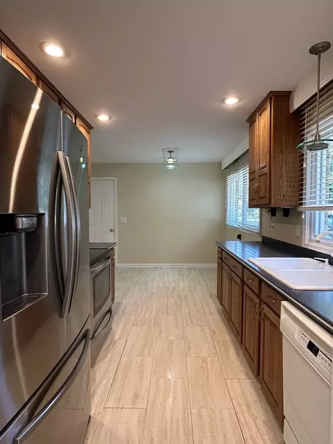 538 S 7th St, West Dundee, IL 60118 photo 2