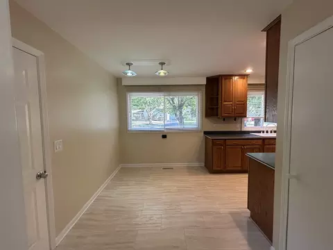 538 S 7th St, West Dundee, IL 60118 photo 4