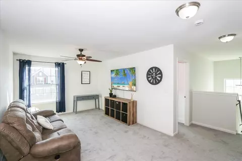 Entry Way - 342 Snow Drop Ln, Elgin, IL 60124 photo 1 of 3