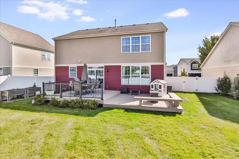 Exterior - 342 Snow Drop Ln, Elgin, IL 60124 photo 2 of 5