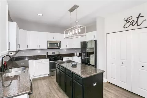 Kitchen - 342 Snow Drop Ln, Elgin, IL 60124 photo 1 of 4
