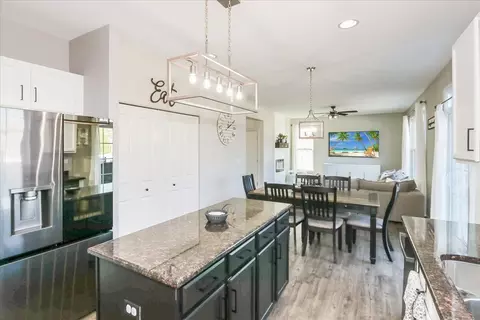 Kitchen - 342 Snow Drop Ln, Elgin, IL 60124 photo 4 of 4
