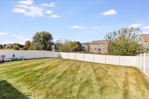 Exterior - 342 Snow Drop Ln, Elgin, IL 60124 photo 3 of 5