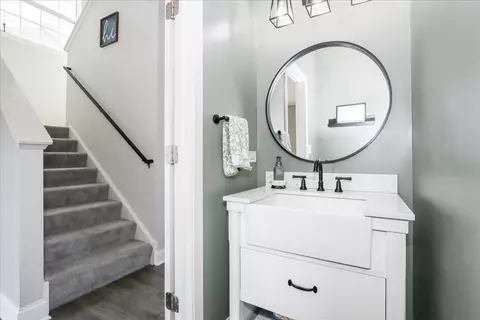 Bath - 342 Snow Drop Ln, Elgin, IL 60124 photo 1 of 3
