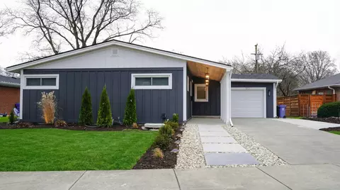 103 E Berkshire Ln, Mount Prospect, IL 60056