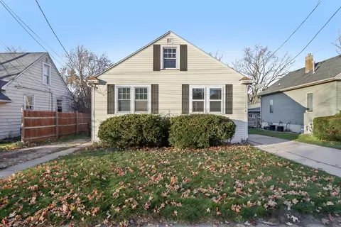 139 E Todd Ave, Woodstock, IL 60098