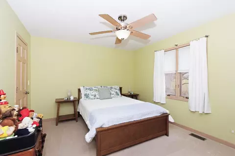 933 Doral Dr, Bartlett, IL 60103 photo 16
