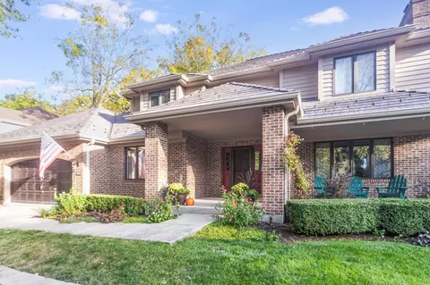 933 Doral Dr, Bartlett, IL 60103 photo 2