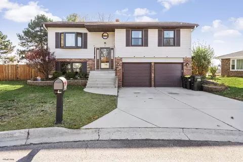 312 Dancing Water Ct, Carol Stream, IL 60188