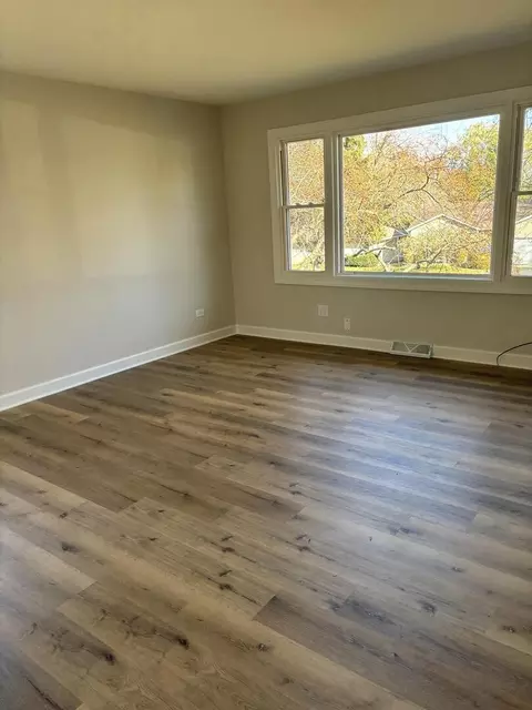 613 S Broadway St, Mchenry, IL 60050 photo 5